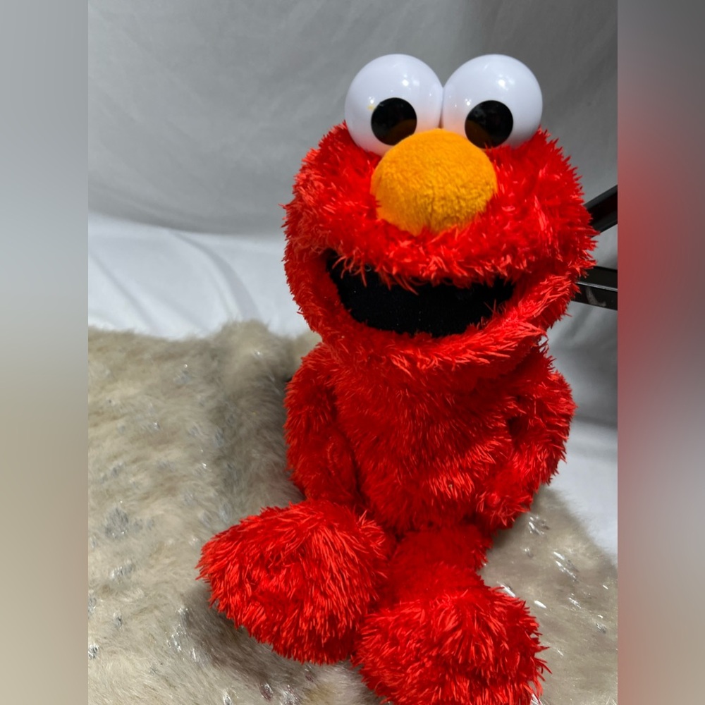 Sesame Street Elmo Soft Plush Red Sesame Street Workshop 2018 talking bi…